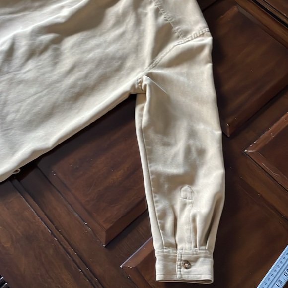 Women’s size medium White Stag Beige Long Sleeve Button Up polyester Shirt - Picture 11 of 13